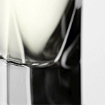 Video of a 100 ml Kingston Osmanthus bottle rotating.