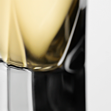 Video of a 100 ml Nick´s Sunflower bottle rotating.